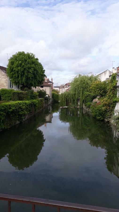 La Maison Rose: Lieu Atypique Hotel Nemours Exterior foto